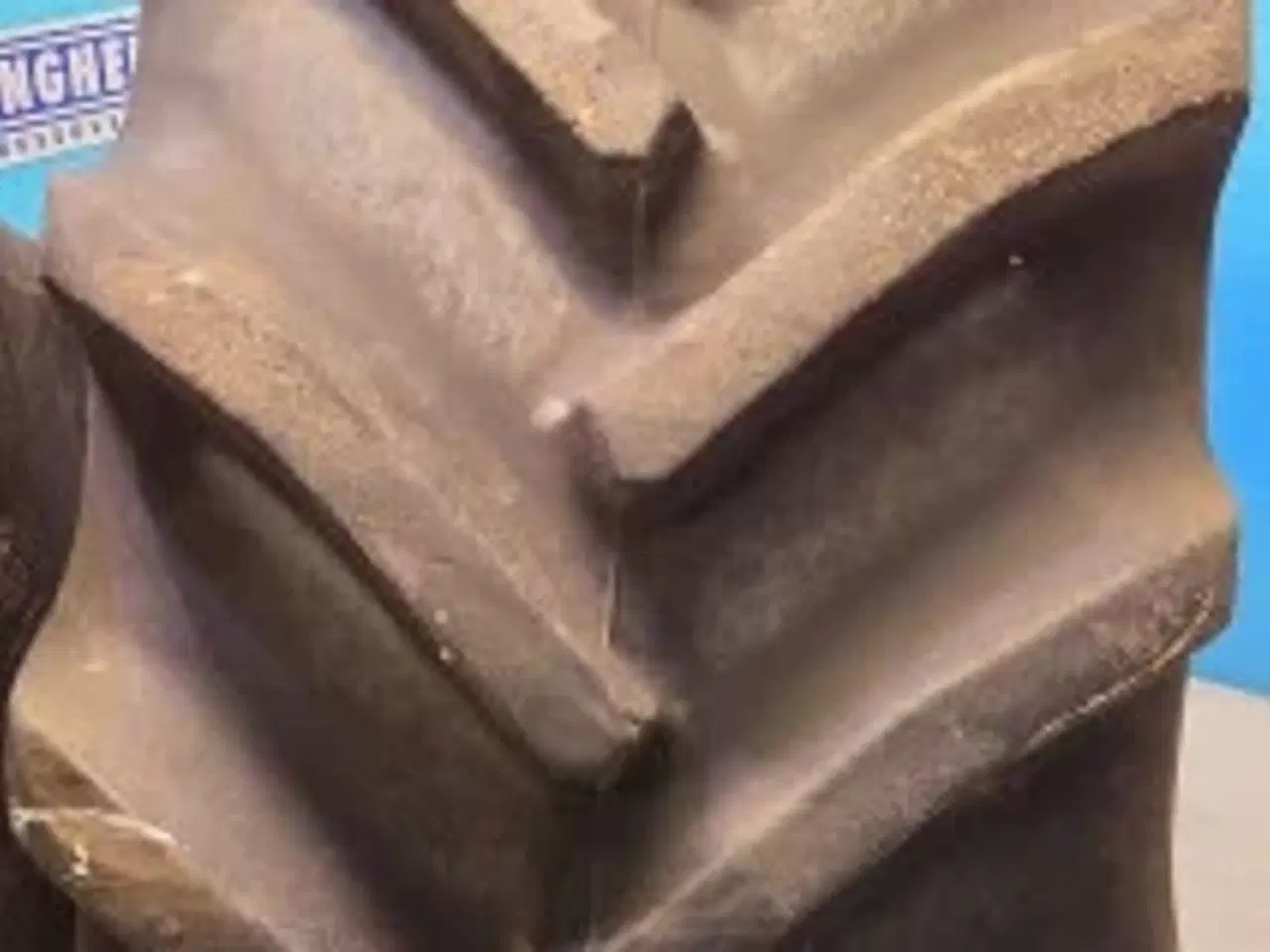 Billede 14 - 32"   650/70R32  SÆT