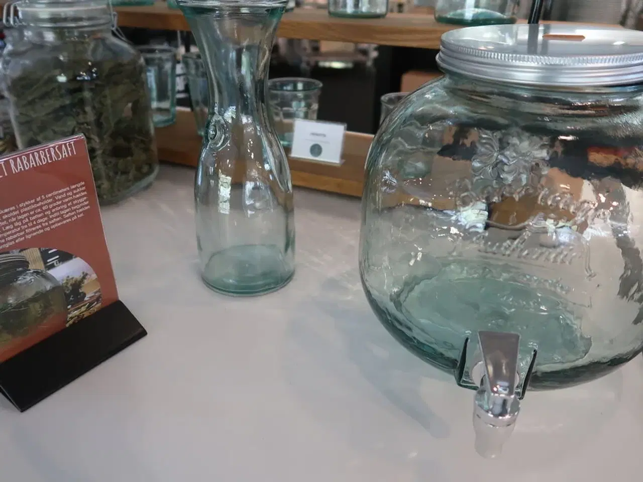 Billede 8 - Opsatse med dispenser, glas og flasker
