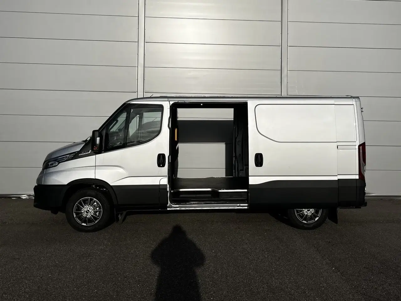 Billede 1 - Iveco Daily 3,0 35S21 9m³ Van AG8