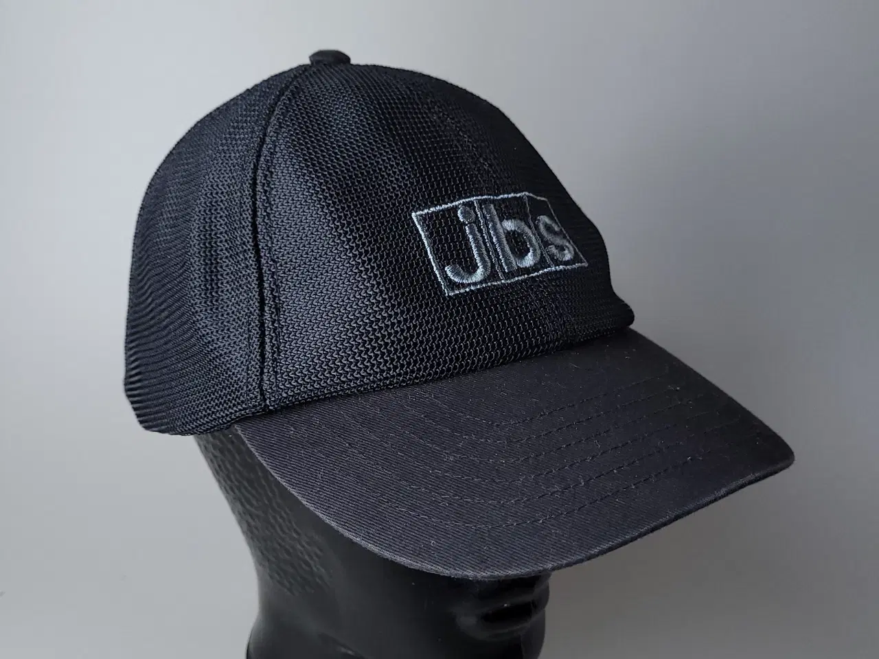 Billede 7 - ⭐️· Sort JBS Kasket med Mesh og Justerbar Rem