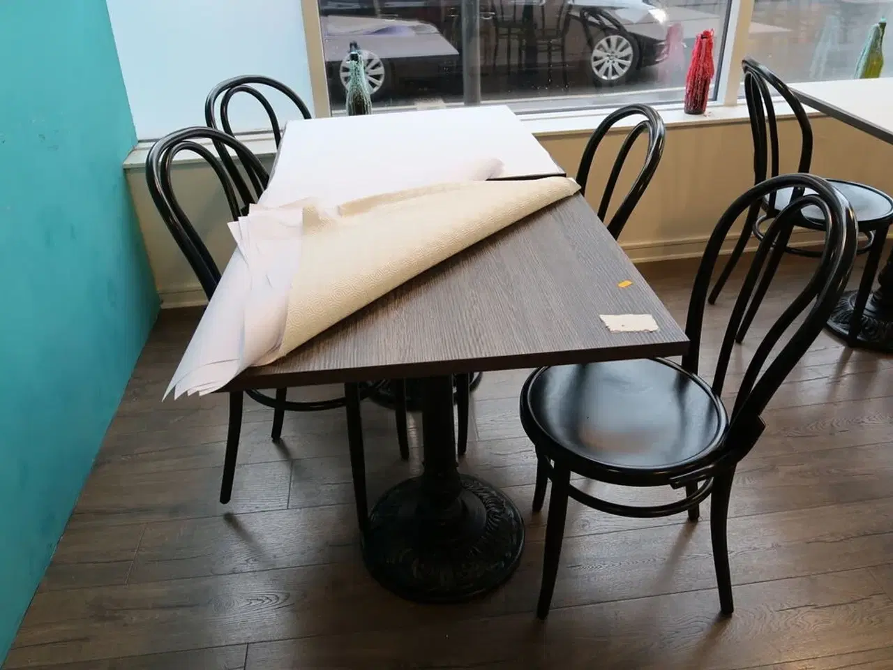 Billede 2 - 4 stk. caféborde med 7 stk. caféstole