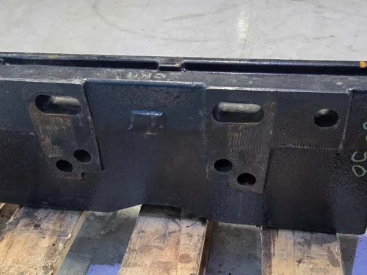 Billede 6 - New Holland T5.100 Vægtholder 87350022  5Stk