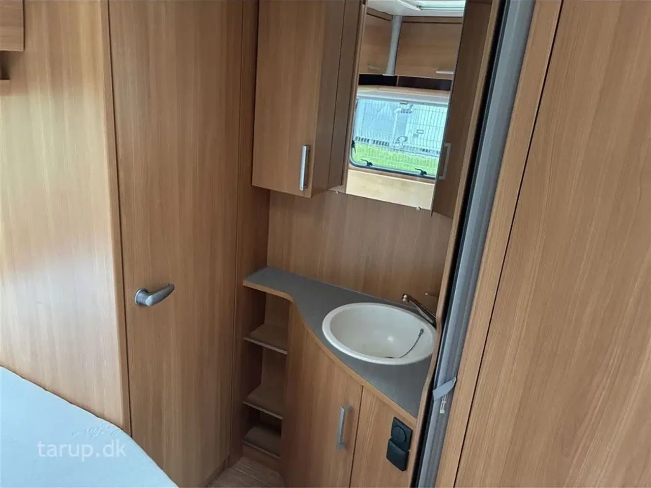 Billede 16 - 2013 - Knaus Sport 450 FU   Fast monteret Thule markise, rundsiddegruppe, mover, Isabella sunshine, stabilisator, aircondition, varmtvand, udvendigt gasudtag og EL.