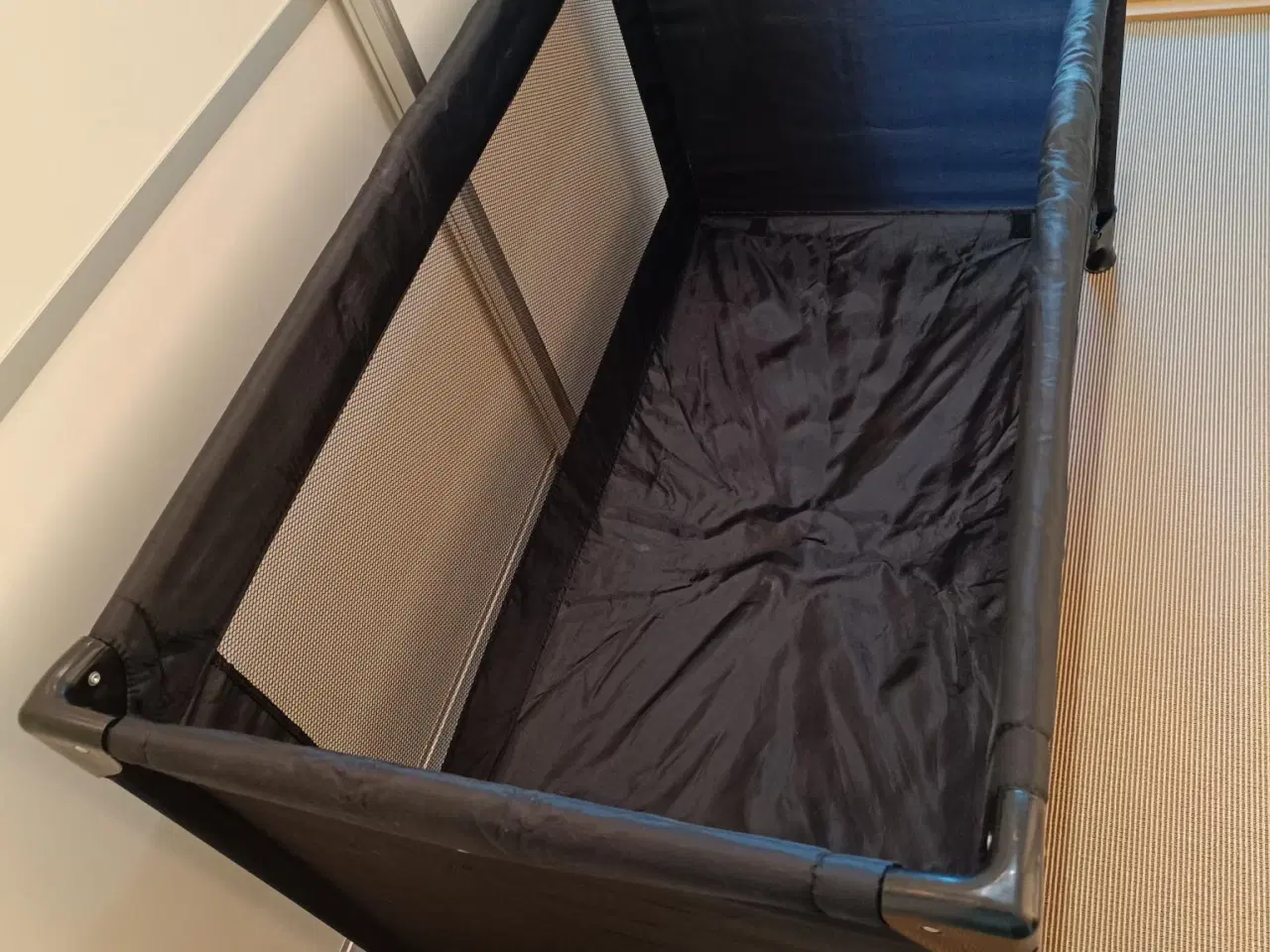 Billede 2 - Fin weekendseng med sammenklappelig madras