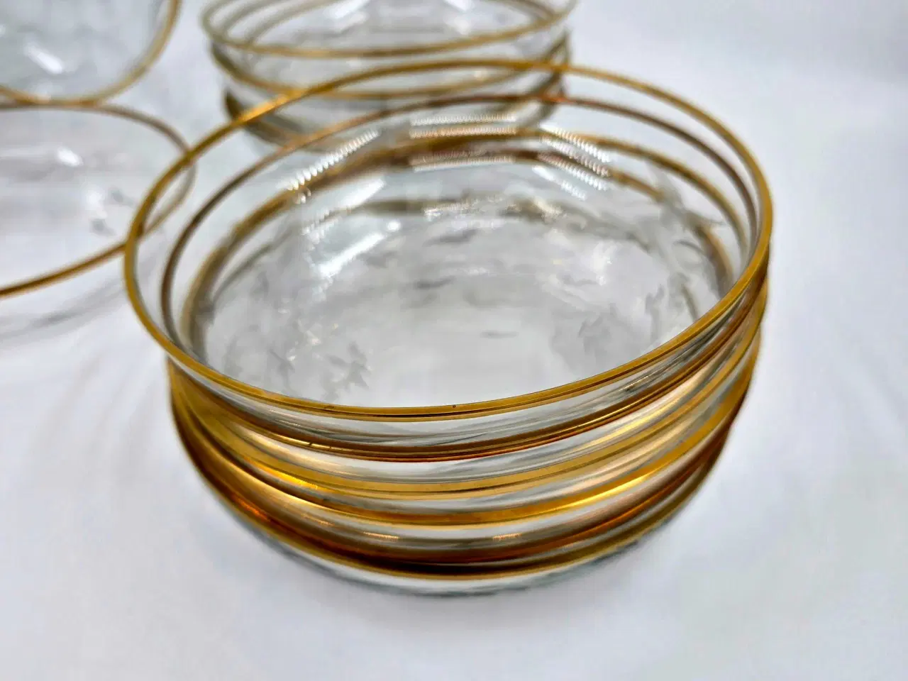 Billede 5 - Mågeglas isasiet med guldkant Lyngbyglasværk