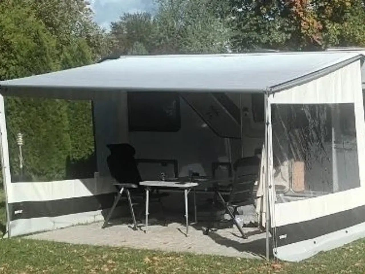 Billede 1 - Flot Thule posemarkise 4,25 m x 2,5 m med 2 sider