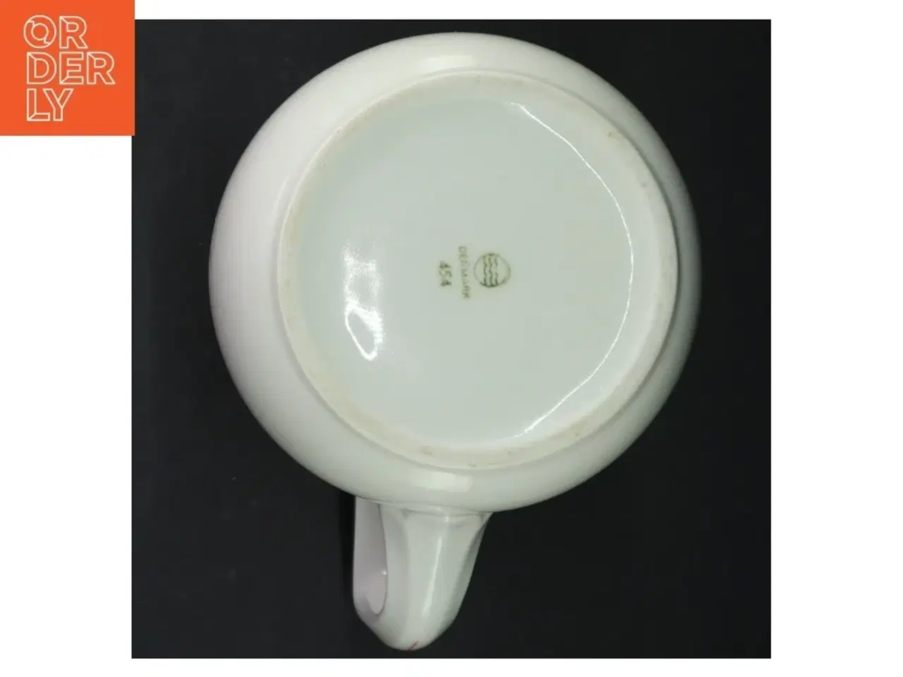 Billede 4 - Hvid porcelænskande med rød kant (str. H. 20 cm. ø. 13,5 cm)