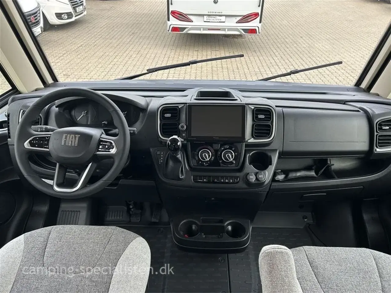 Billede 7 - 2026 - Knaus L!VE I 700 MEG Nyhed Knaus L!VE I 700 MEG 2026 med helt nyt interiør - kan ses nu hos Camping-Specialisten