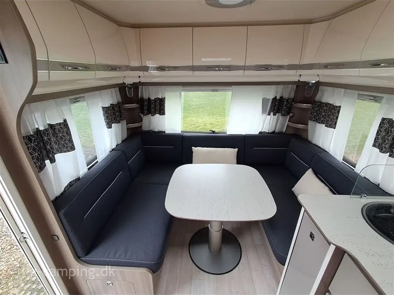 Billede 7 - 2019 - Fendt Tendenza 515 SG   Kvalitetsvogn indrettet med enkeltsenge og sengeudtræk samt THULE 6300 markise, TRUMA XT mover, TRUMA Aircon
