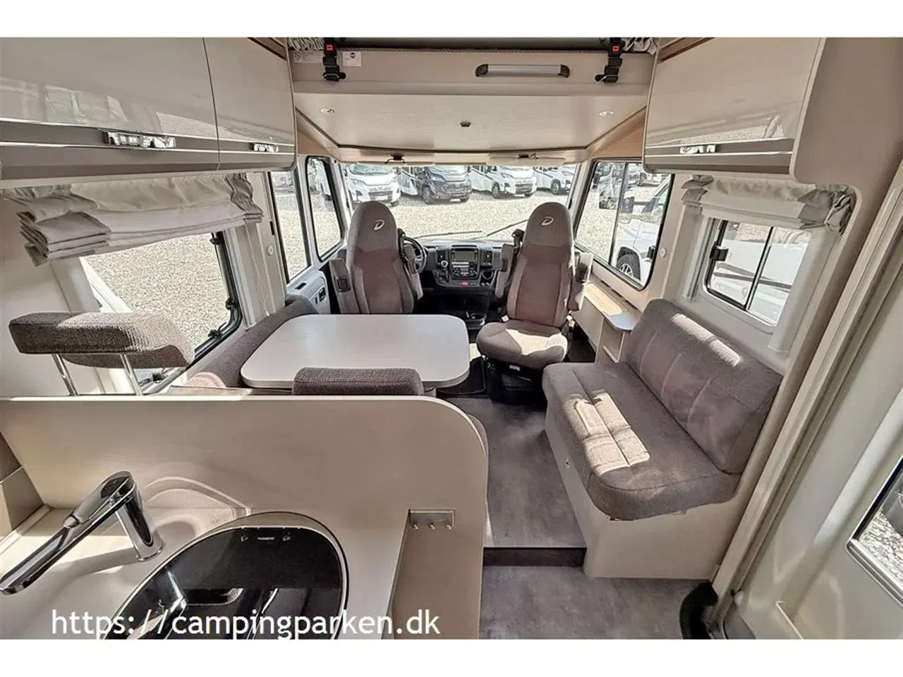 Billede 3 - 2020 - Dethleffs   Sjælden udbudt camper med lave enkeltsenge og badeværelse i hele bagenden