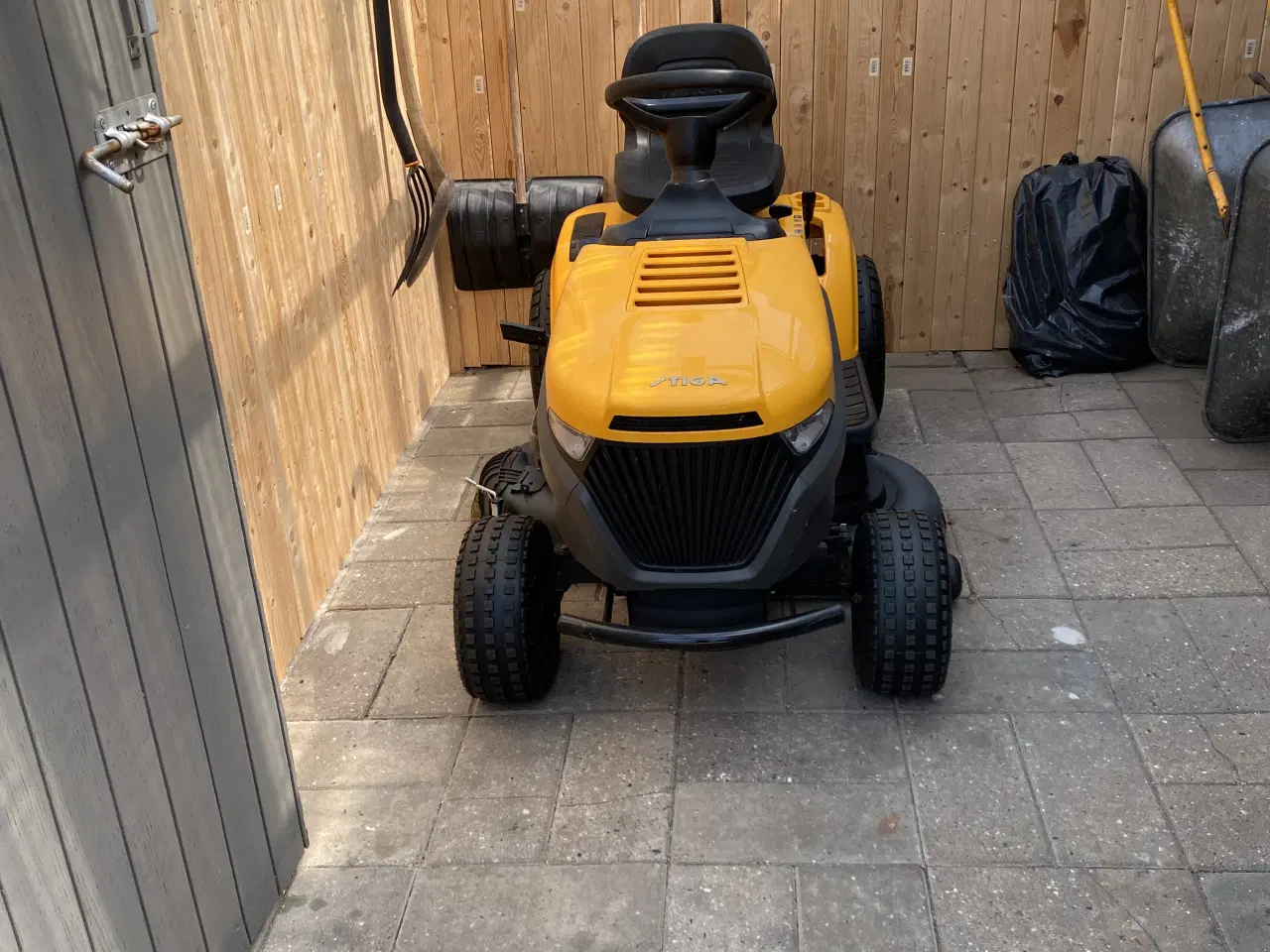 Billede 3 - Stiga Havetraktor Park 120 m/bord