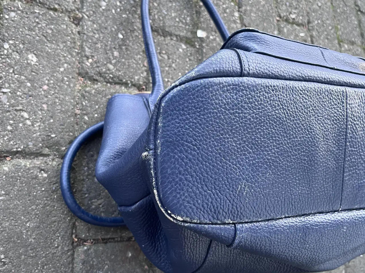 Billede 3 - Blå Ilse Jacobsen Lædertaske.