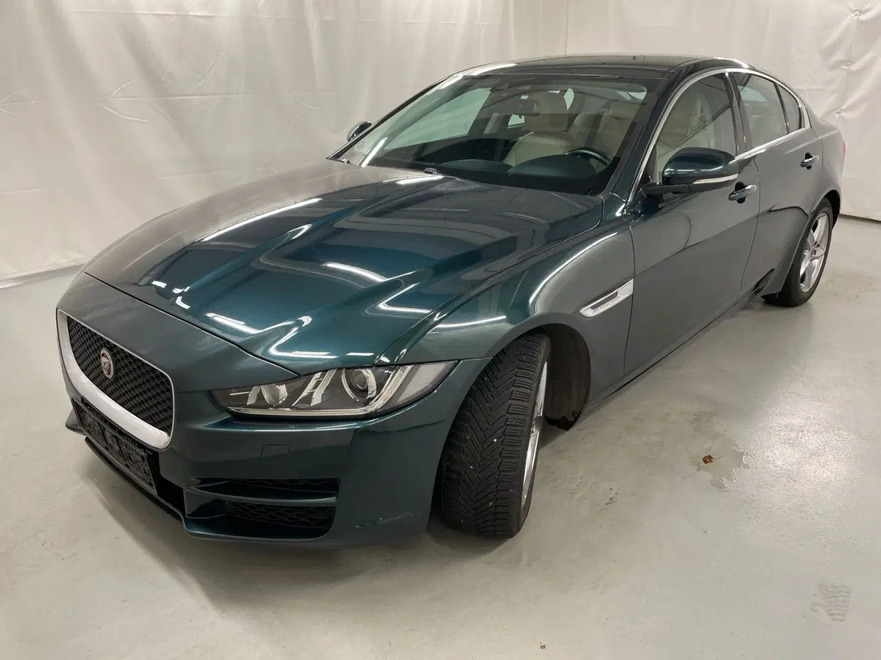 Billede 3 - Jaguar XE Prestige 2,0i benzin