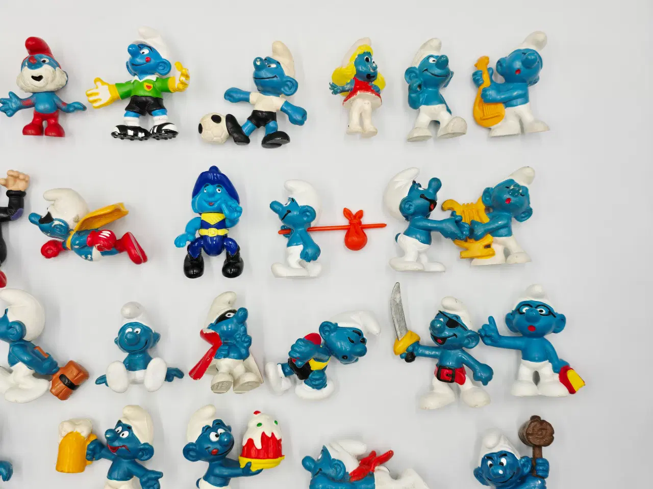 Billede 3 - 54 Smølfer sælges samlet