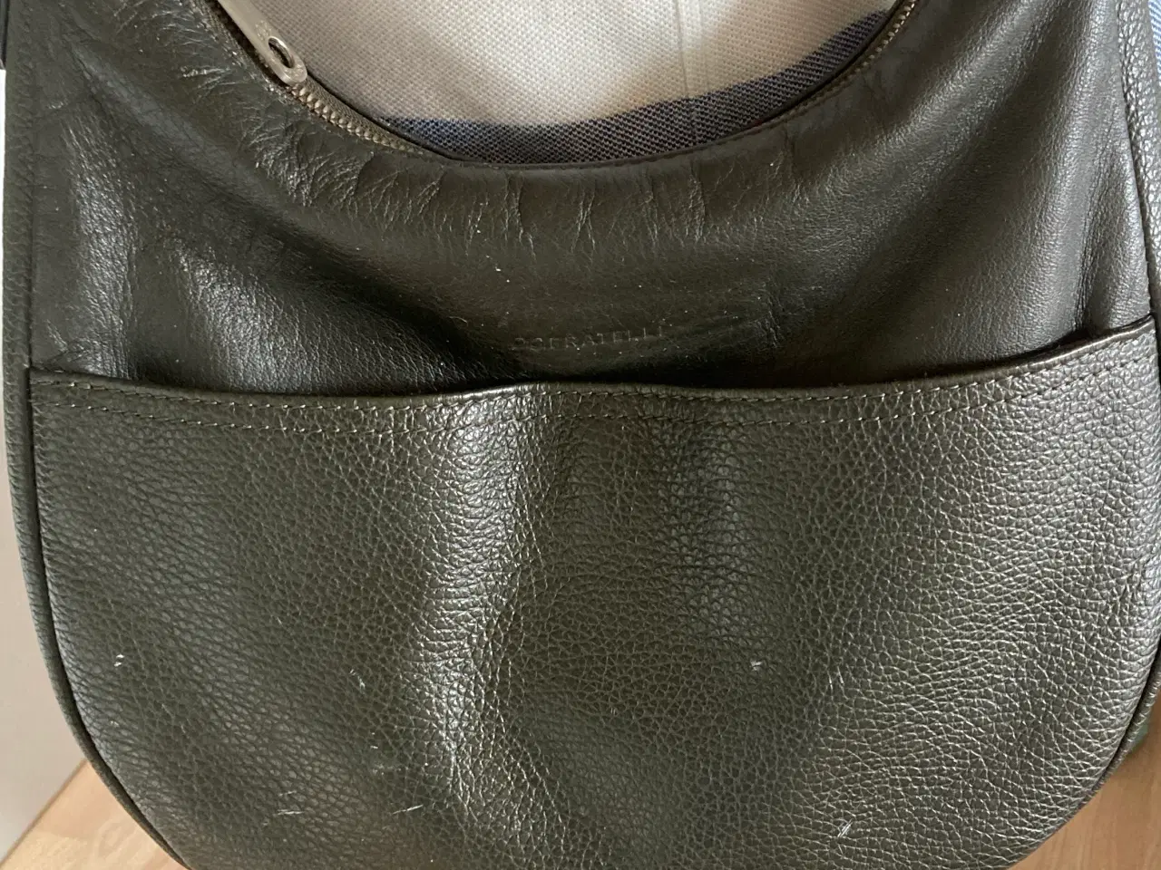 Billede 3 - Olivengrøn skindtaske fra Fratelli