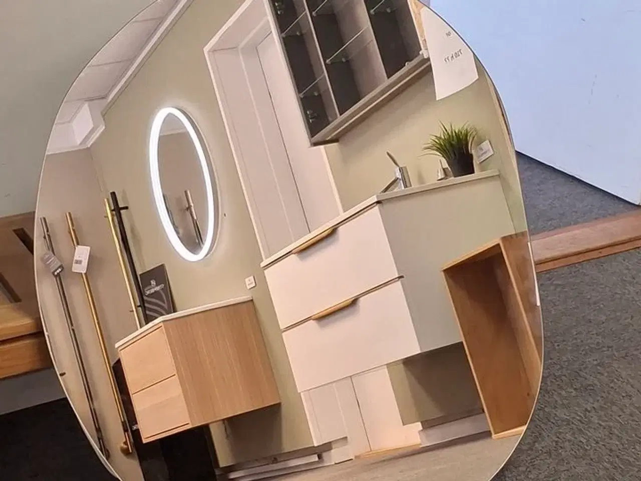 Billede 1 - Rundt, stilrent minimalistisk spejl  STRØMBERG