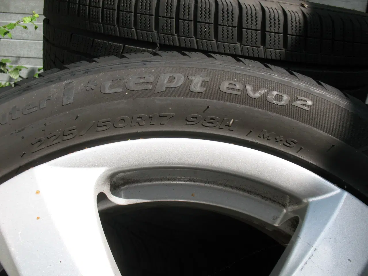 Billede 2 - Alu-fælge med dæk