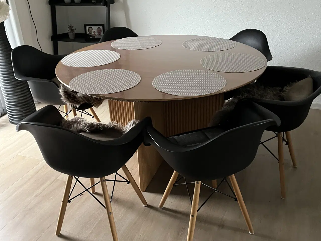 Billede 1 - Spisebord sæt med 6 stole