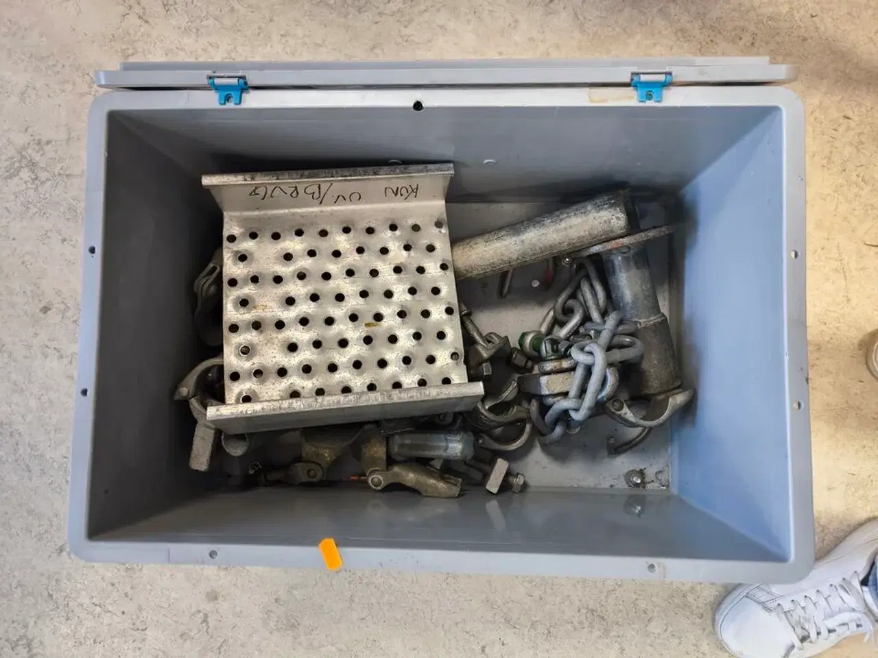 Billede 1 - Kasse m. div.