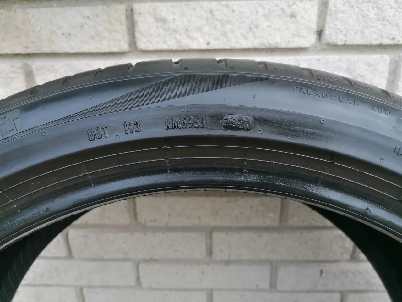 Billede 3 - 2 stk Pirelli sommerdæk 255/40-21 