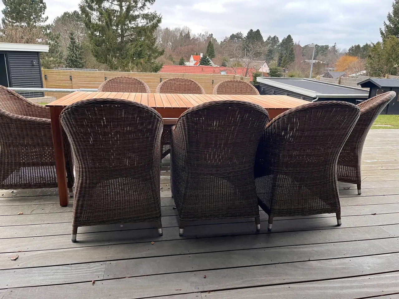 Billede 1 - Teakbord og 8 stole 