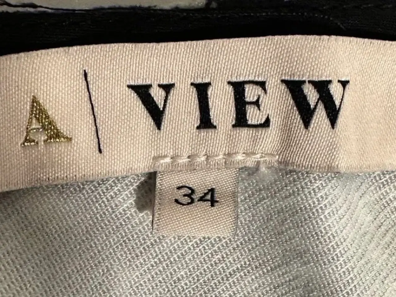 Billede 5 - Blomstret top - str. 34