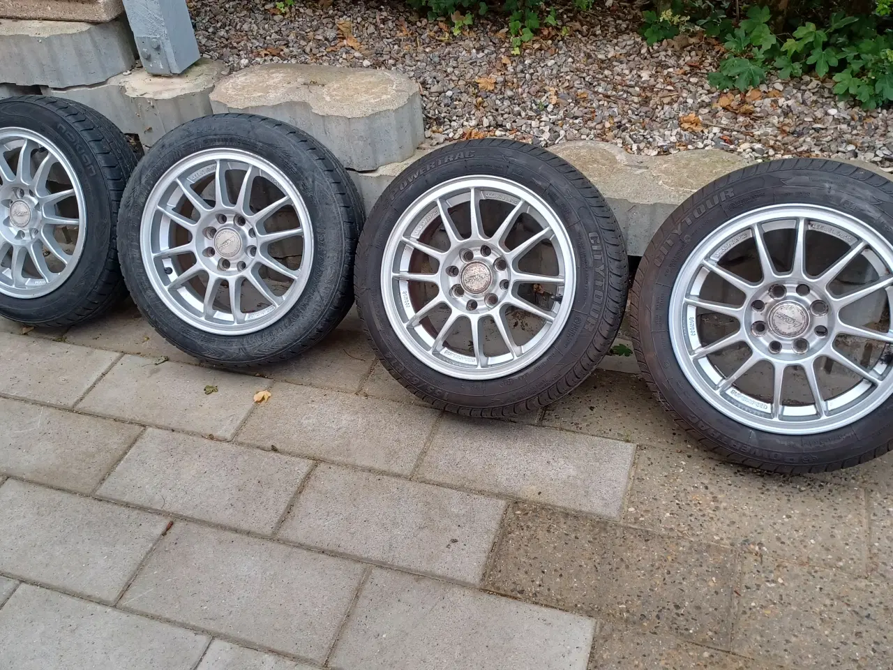 Billede 3 - Peugeot, Citroen Toyota alufælge med sommerdæk.