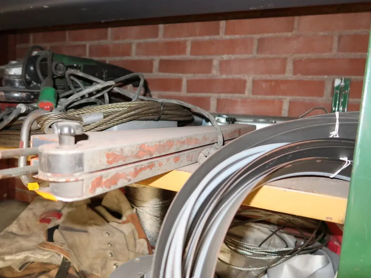 Billede 2 - Div. Løfteudstyr, bajonetsav HILTI WSR 22-A, vinkelsliber HITACHI m.m.