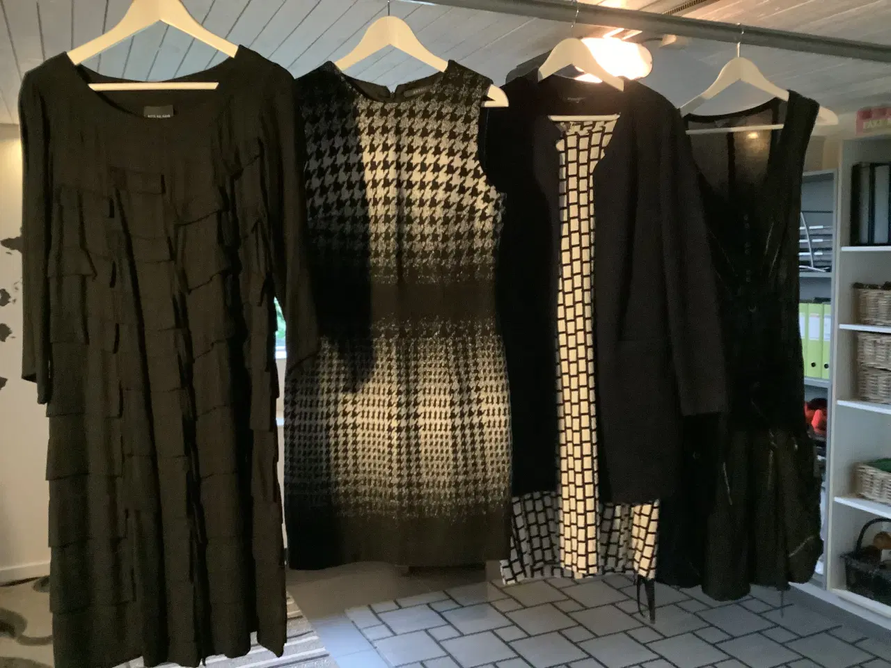 Billede 2 - 5 damekjoler str 38/M - kr 50/150