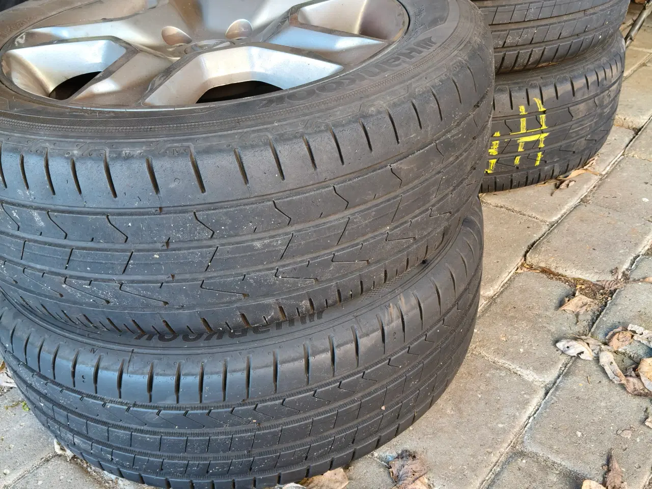 Billede 1 - Brugte dæk på fælge 