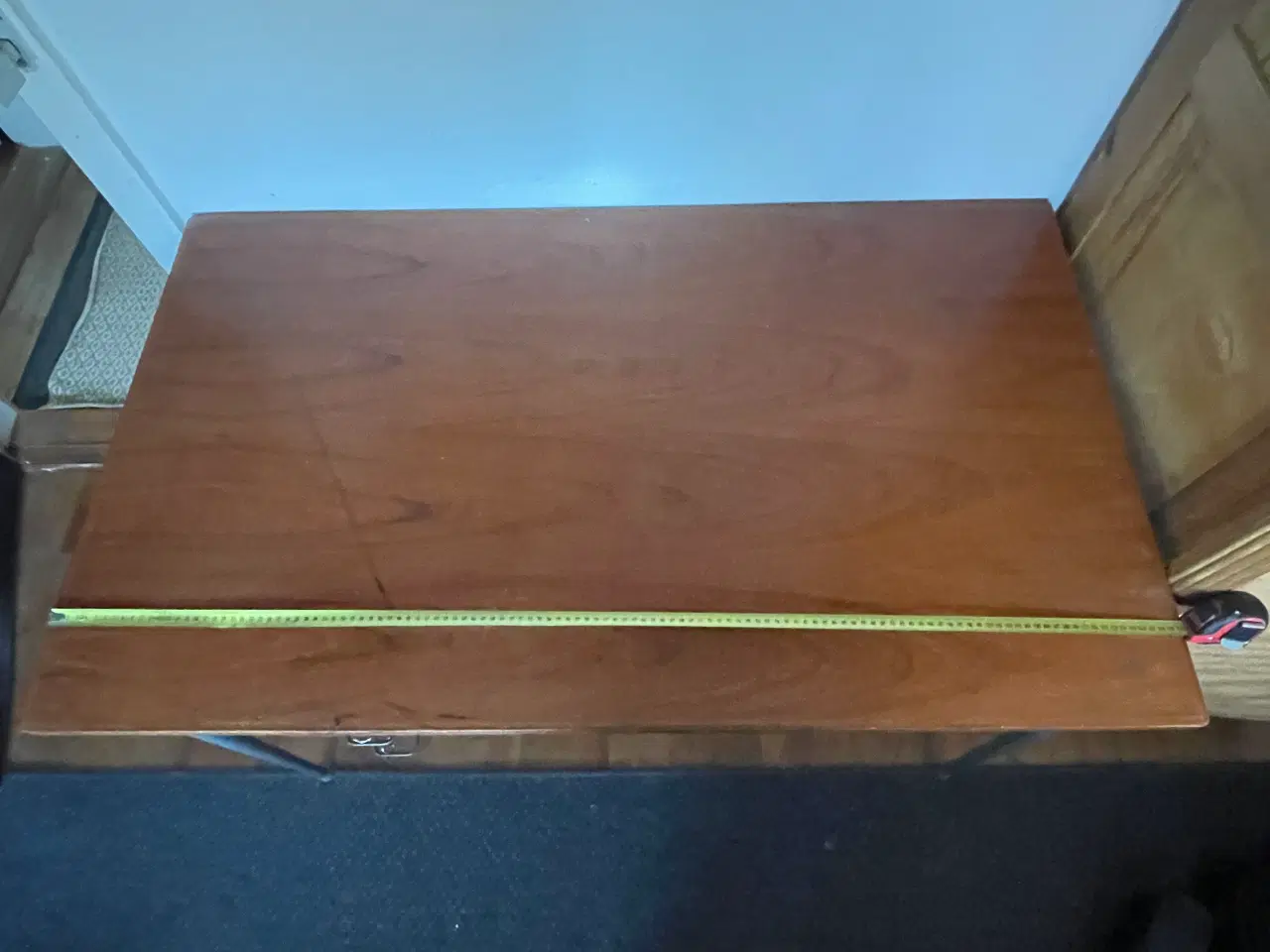 Billede 3 - Træ skrivebord med skuffer