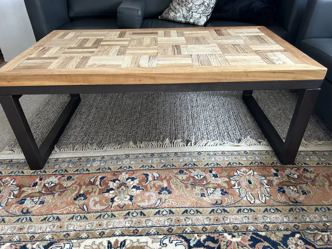 Billede 1 - Sofabord med jern/metal ben, overflade hårdttræ