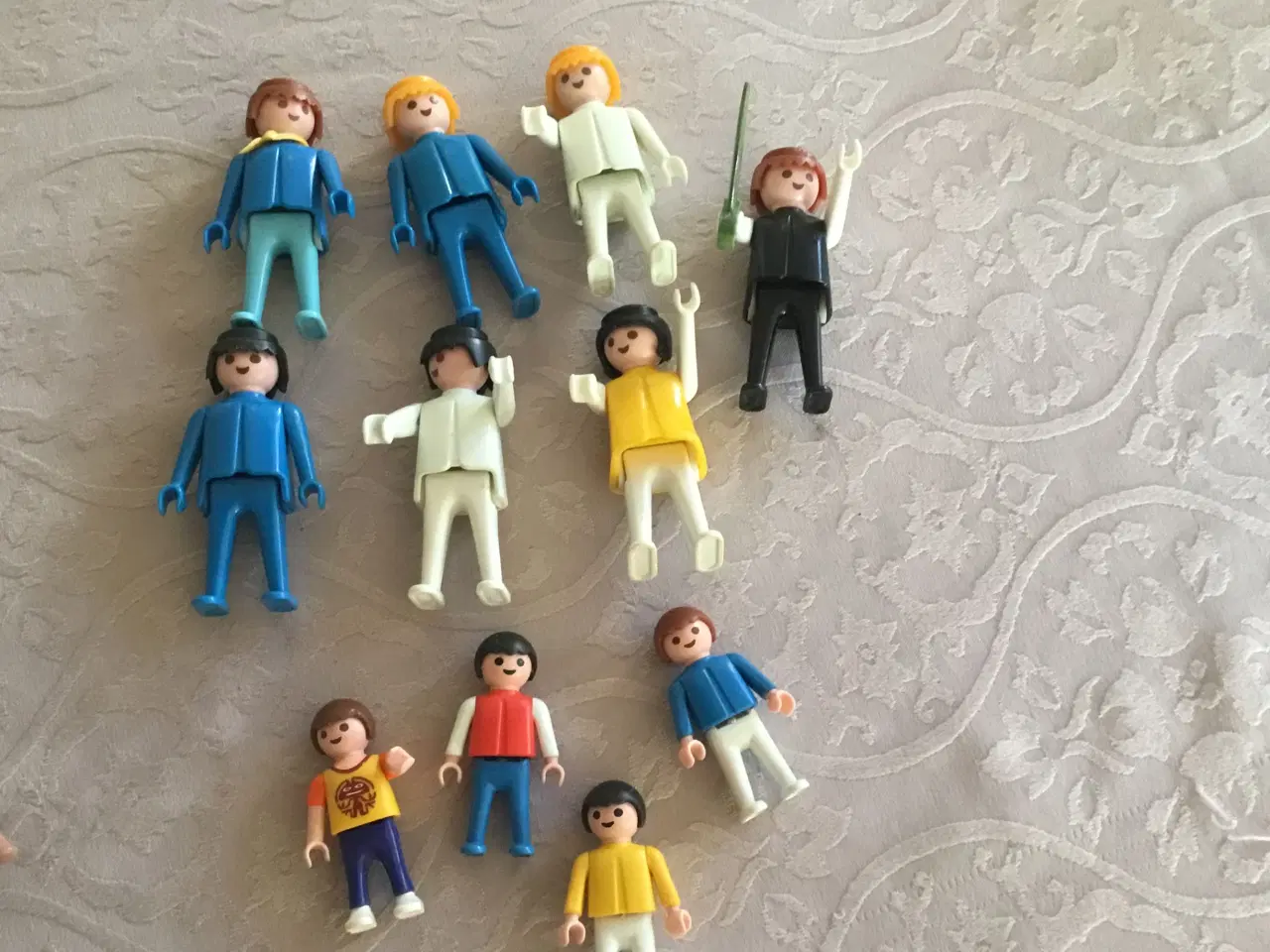 Billede 2 - 9 Retro Play mobil heste og 11 tilhørende ryttere