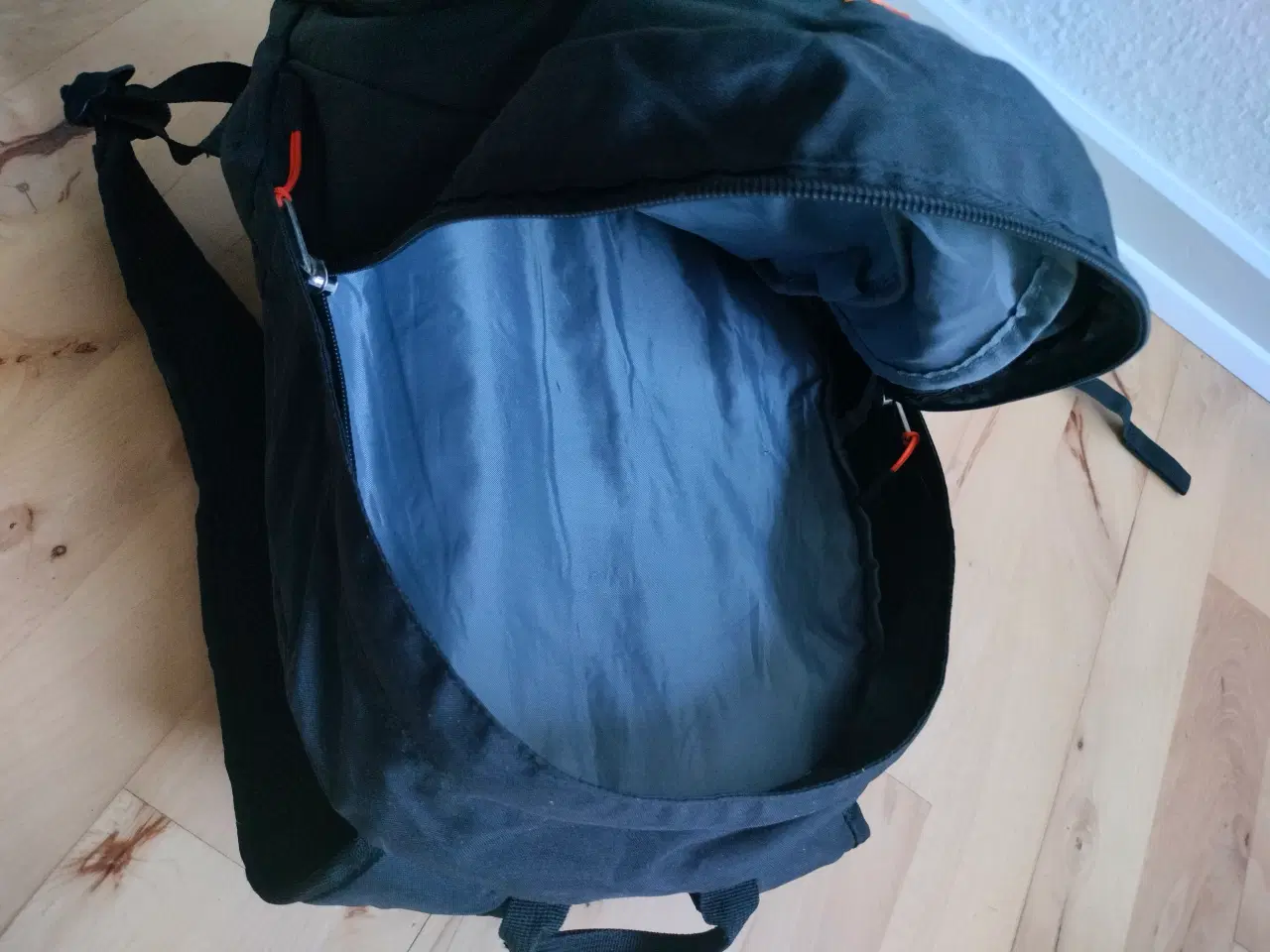 Billede 3 - Outpack Nano Series rygsæk i sort. 