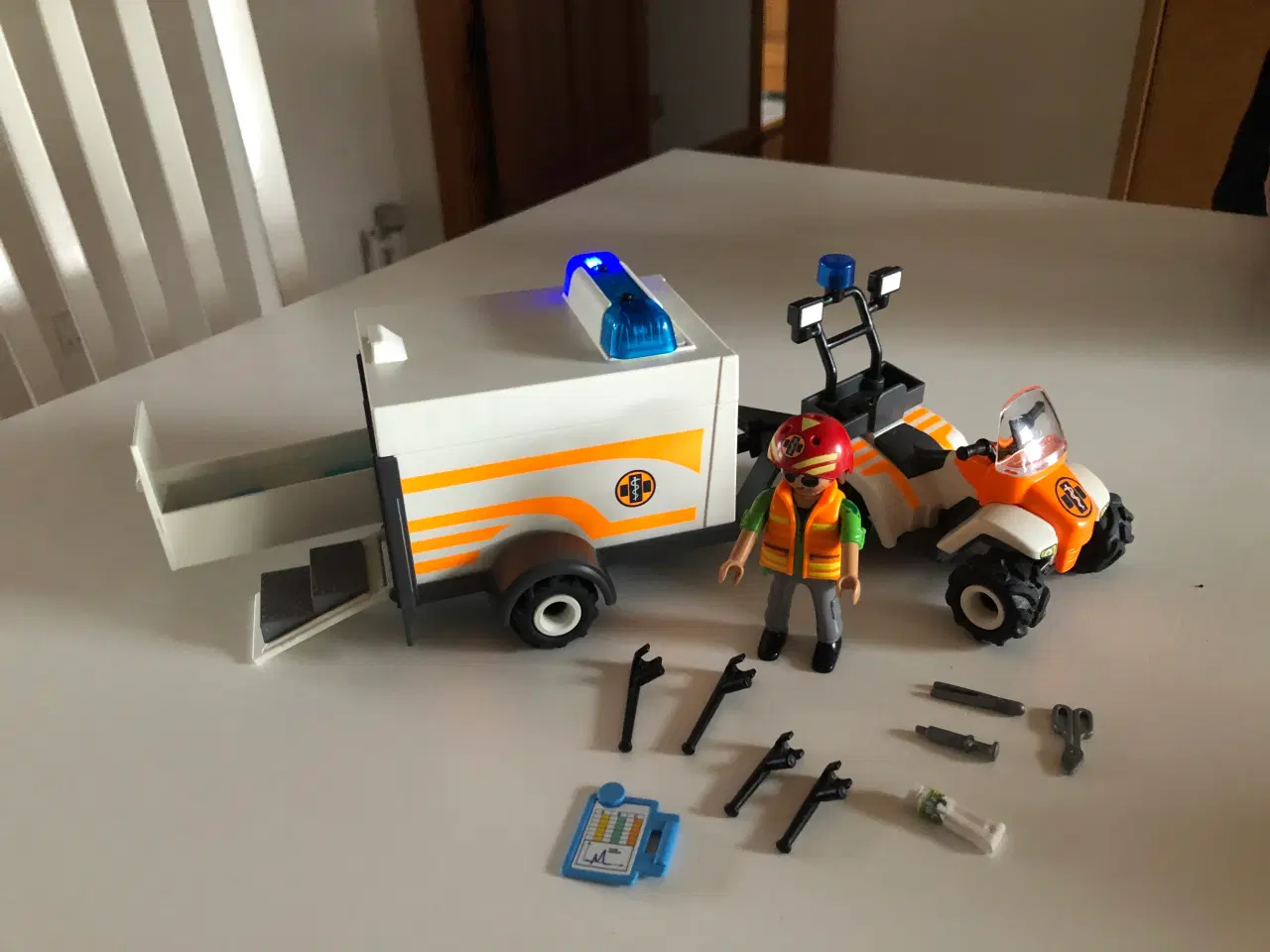 Billede 1 - Playmobil: Redningsfirhjulstrækker med trailer