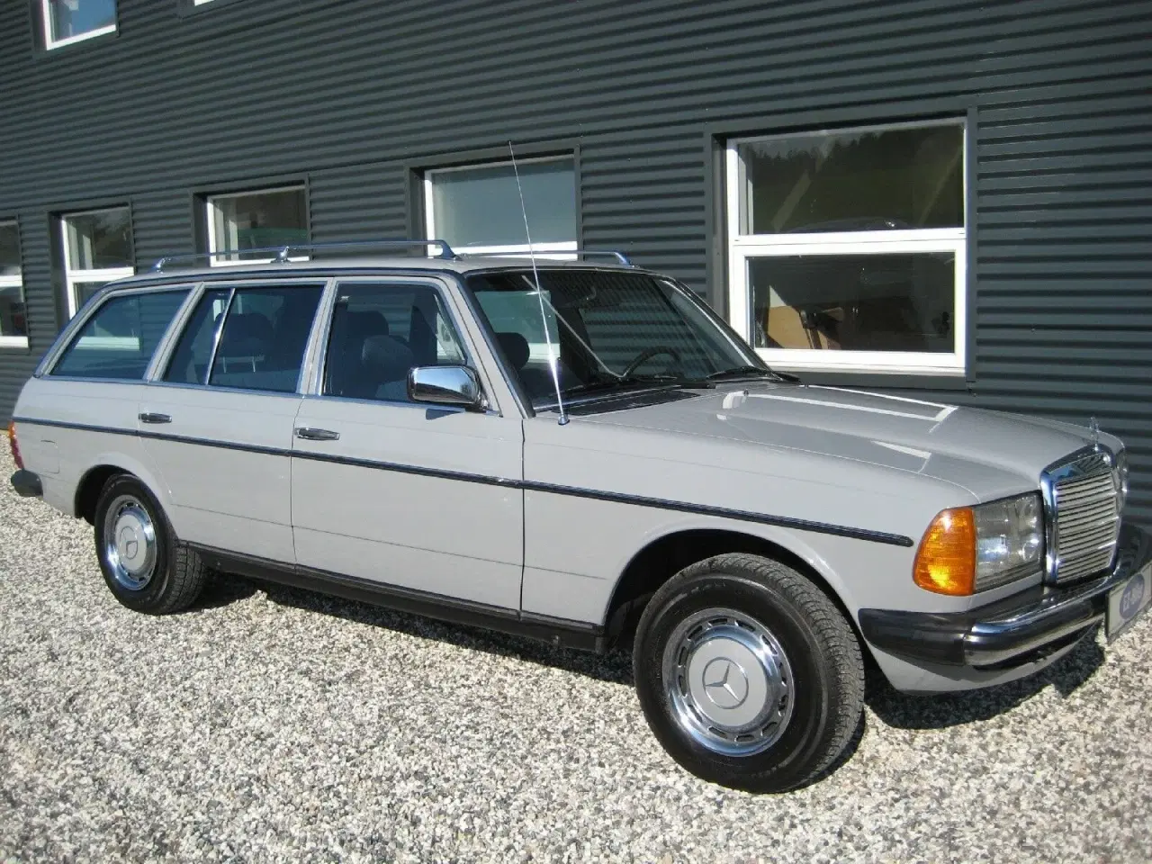 Billede 1 - Mercedes 240 2,4 D stc.