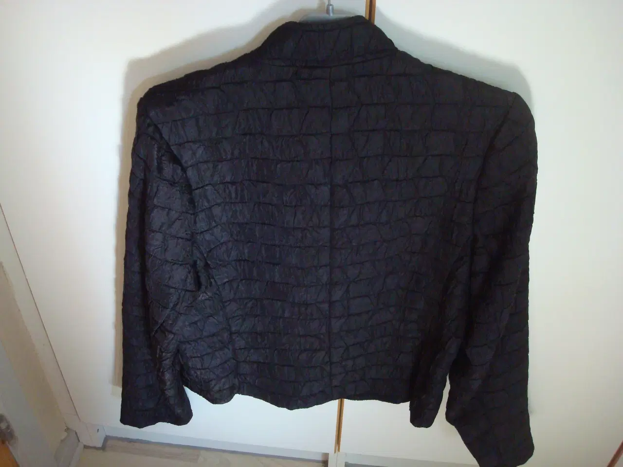 Billede 3 - Blazer, str. 40, One Two brugt 2 gange