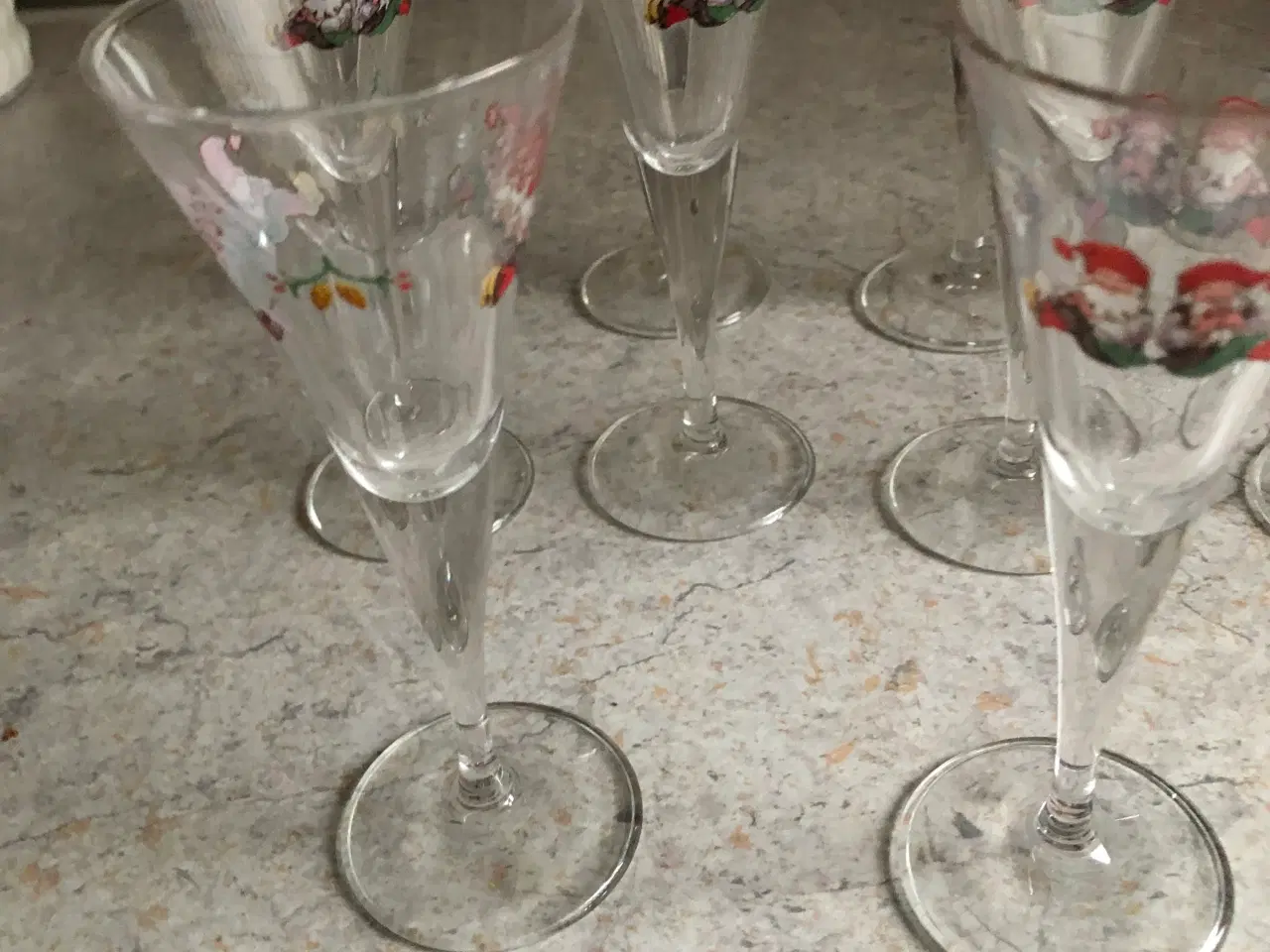 Billede 6 - Den ældre model af Snapsglas, Firkløver