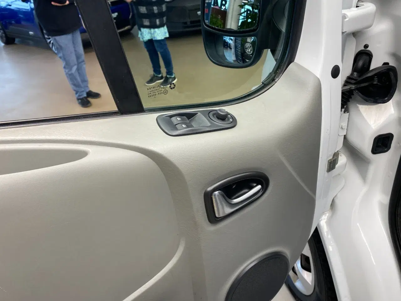 Billede 8 - Renault Trafic T27 2,0 dCi 115 L1H1 Kombi