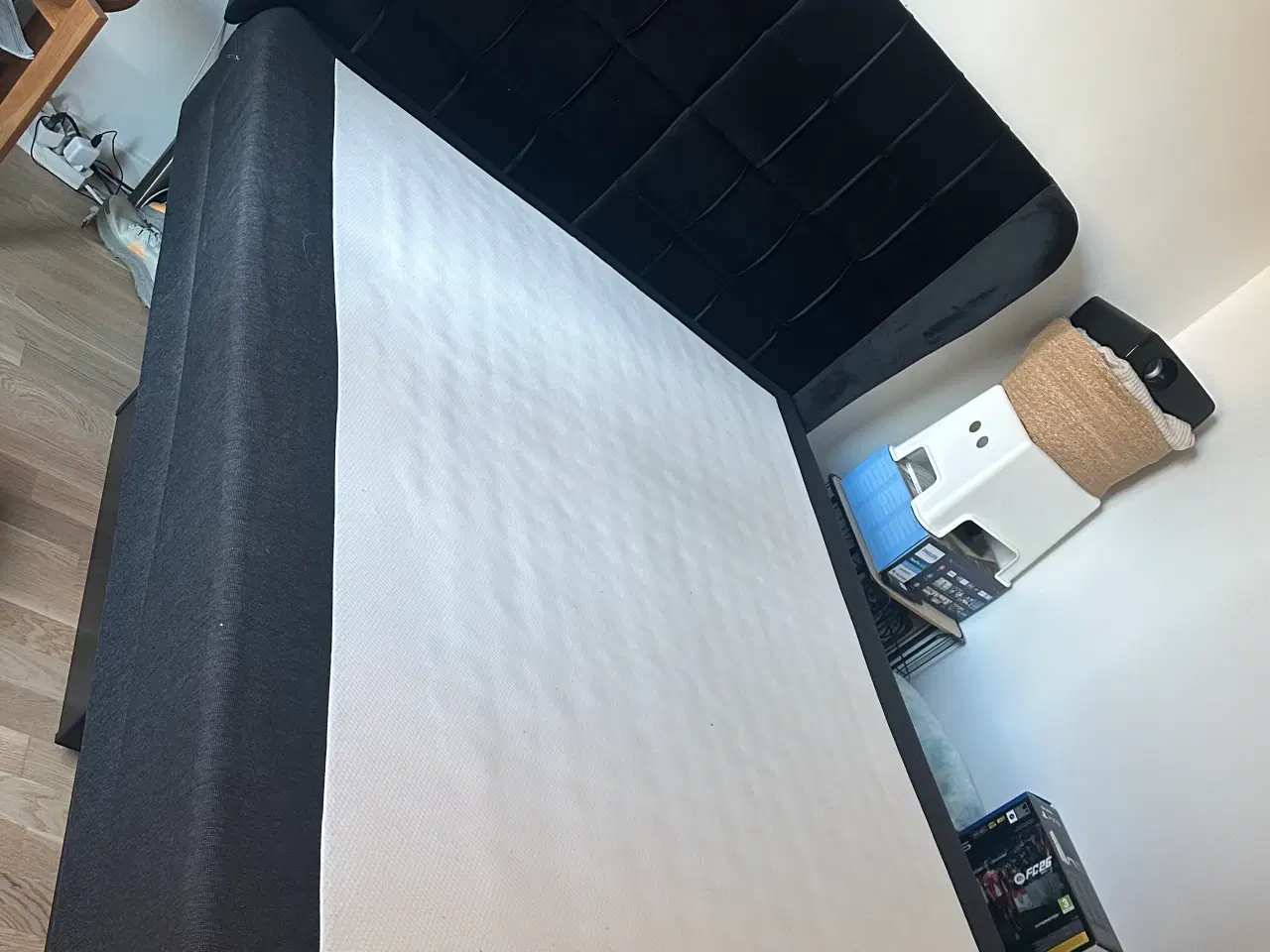 Billede 3 - JOSELVA Elevationsseng + sengegavl i velour 
