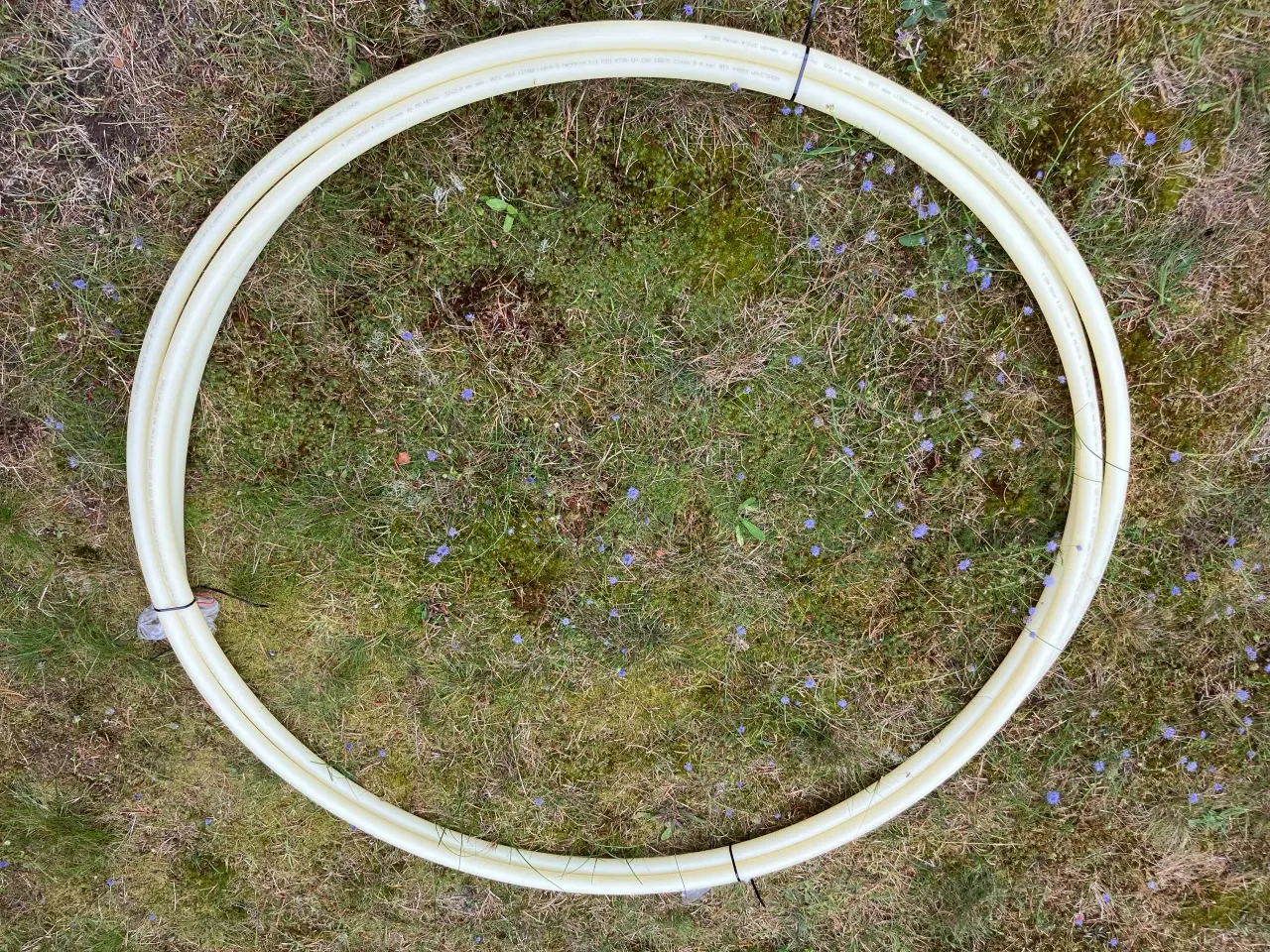 Billede 1 - PEX rør til varmepumpe 