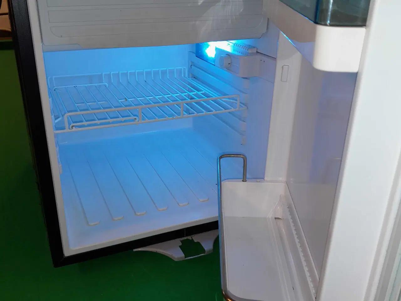 Billede 4 - Køleskab med fryser