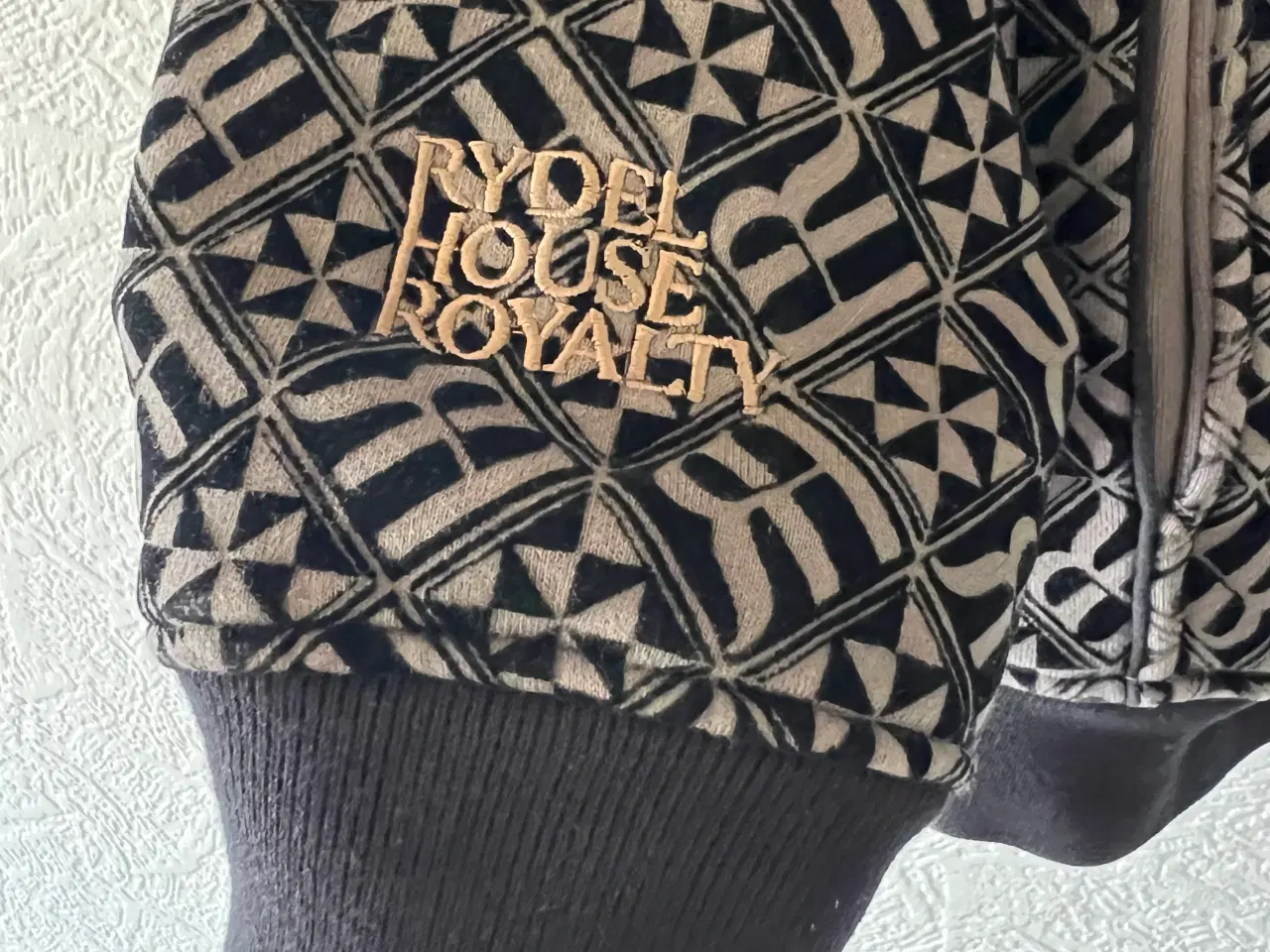 Billede 2 - Rydel House Royalty Sweatshirt m/Lynlås. (Str. L)