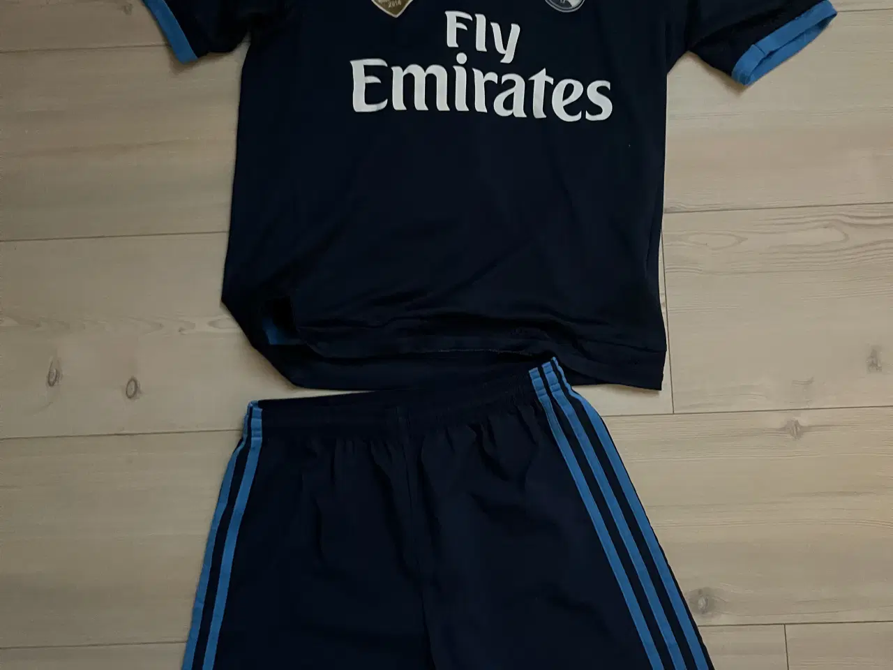 Billede 14 - Fodboldtrøjer i Børnestørrelser 