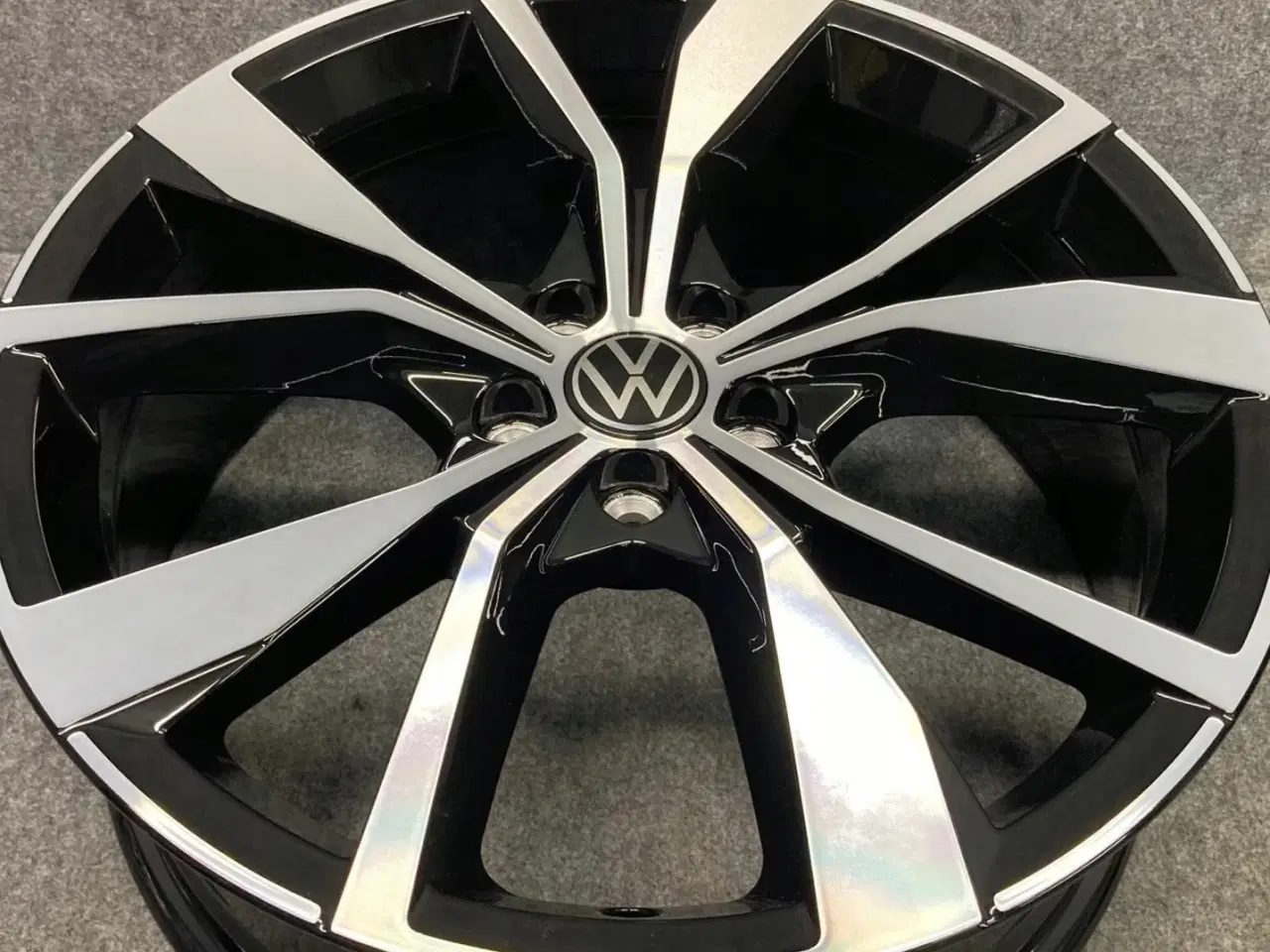 Billede 2 - VW T-CROSS TAIGO 2G 2G7 MISANO 18 7x 18"