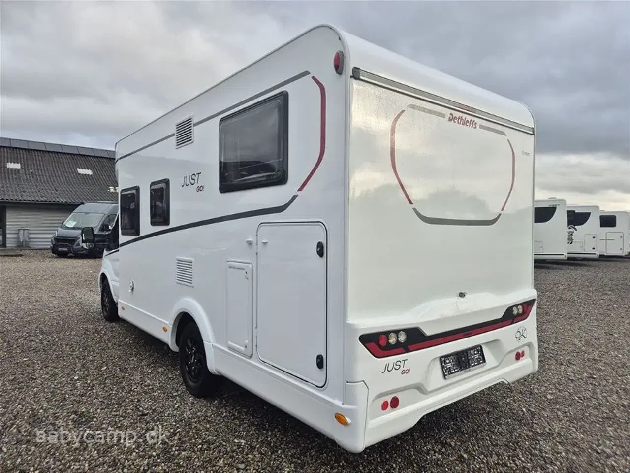 Billede 4 - 2022 - Dethleffs Just GO T 6815   Automatgear. markise. solceller. 2x Batteri. inverter. elektrisk indgangstrin. centrallås på Bo-del. 42,000 km.