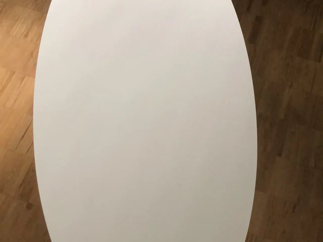 Billede 4 - Hvid oval sofabord med hylde