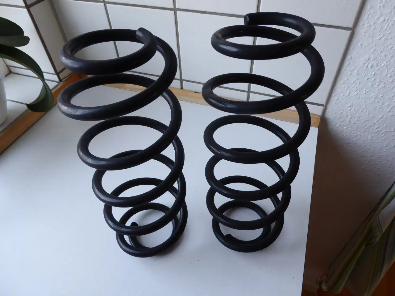 Billede 2 - Bagfjedre, Lesjofors