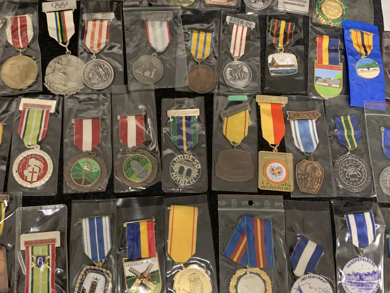 Billede 4 - Diverse medaljer fra samling.