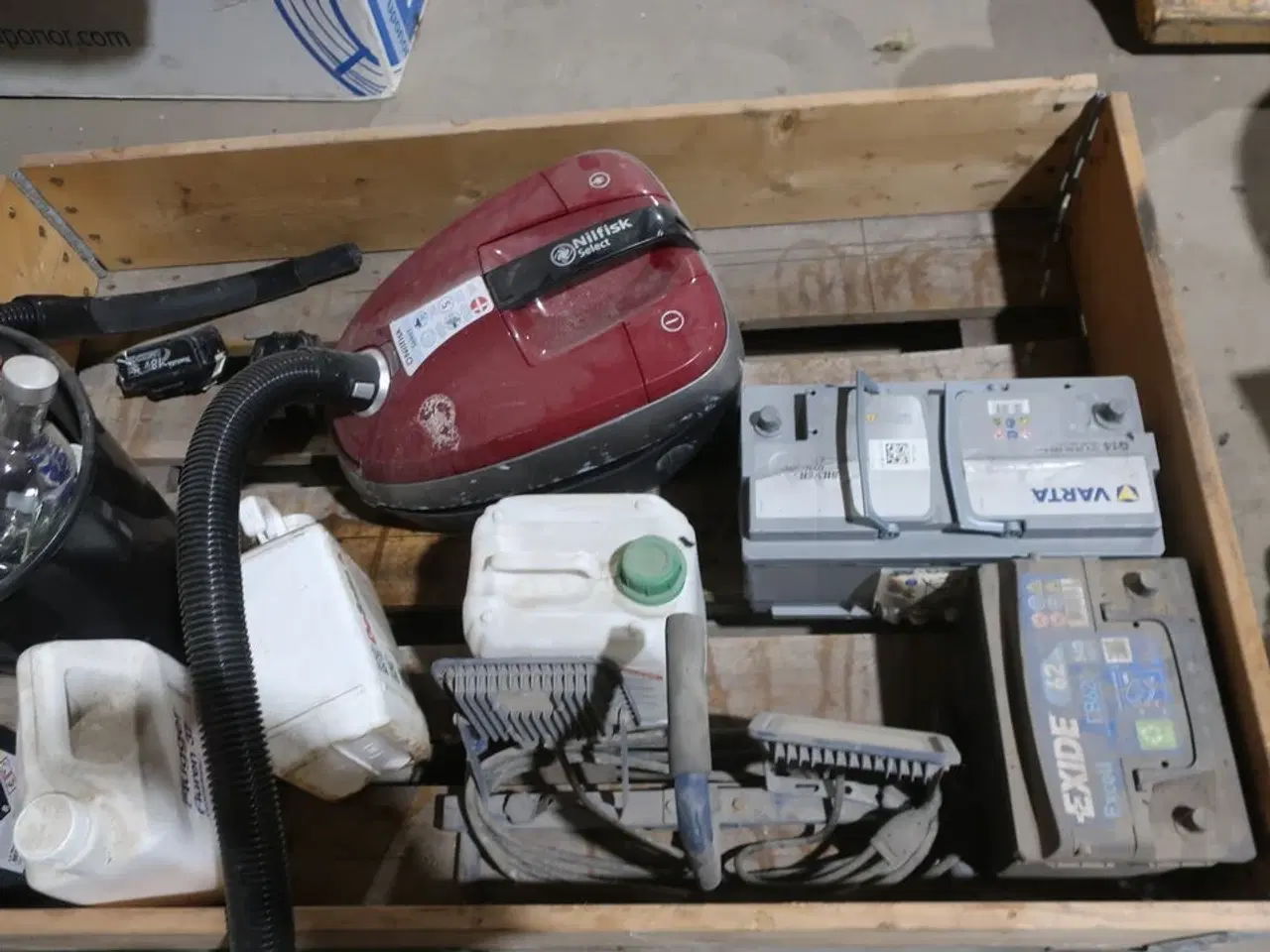 Billede 6 - Div. Batterier, støvsuger, varelager m.m.